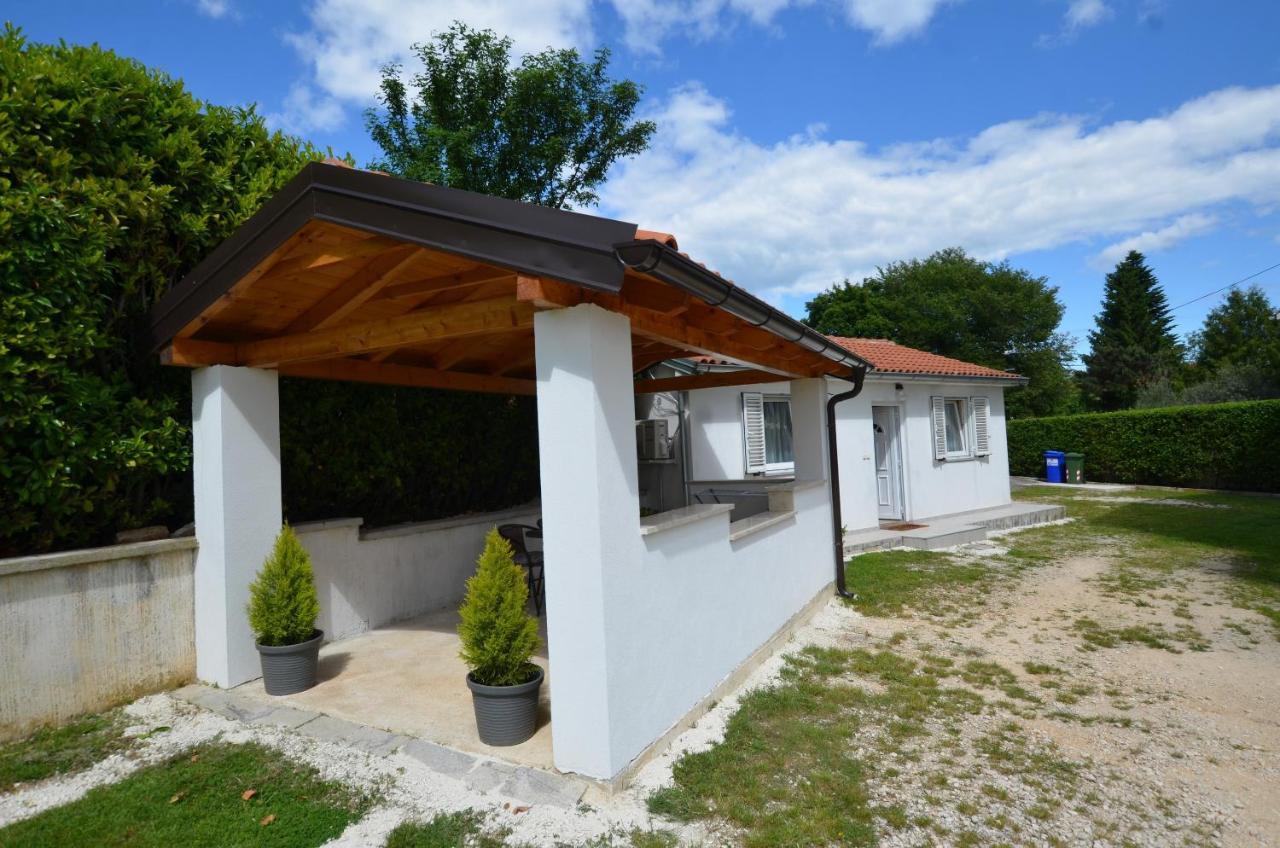Zminj Apartments Luaran gambar