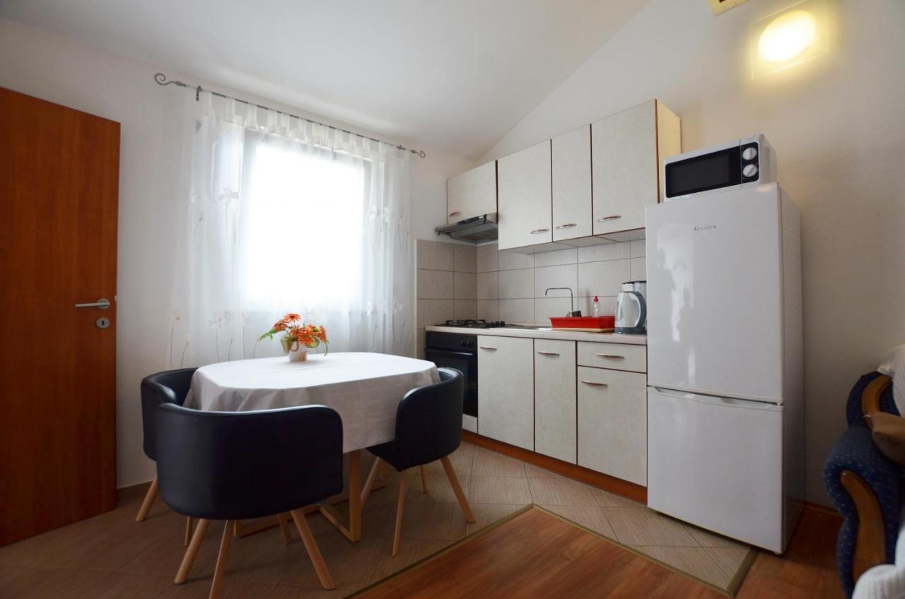 Zminj Apartments Luaran gambar